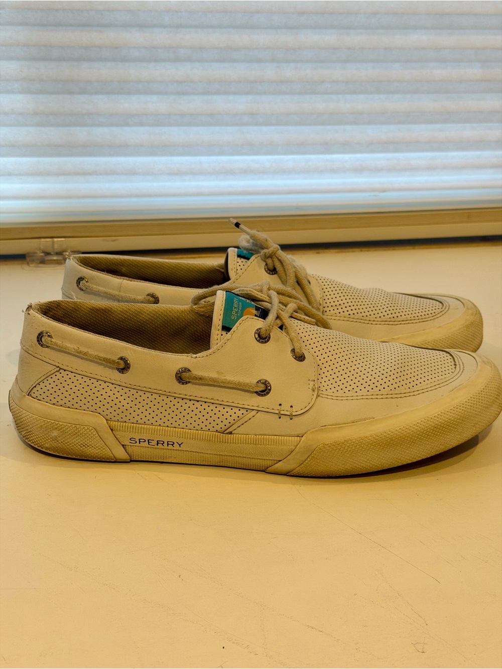 Sperry Men’s White Leather Boat Shoes Size 10.5